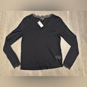 NWT EXPRESS BLACK WITH LACE DETAIL LONG SLEEVE TOP - Size XS SKU:381